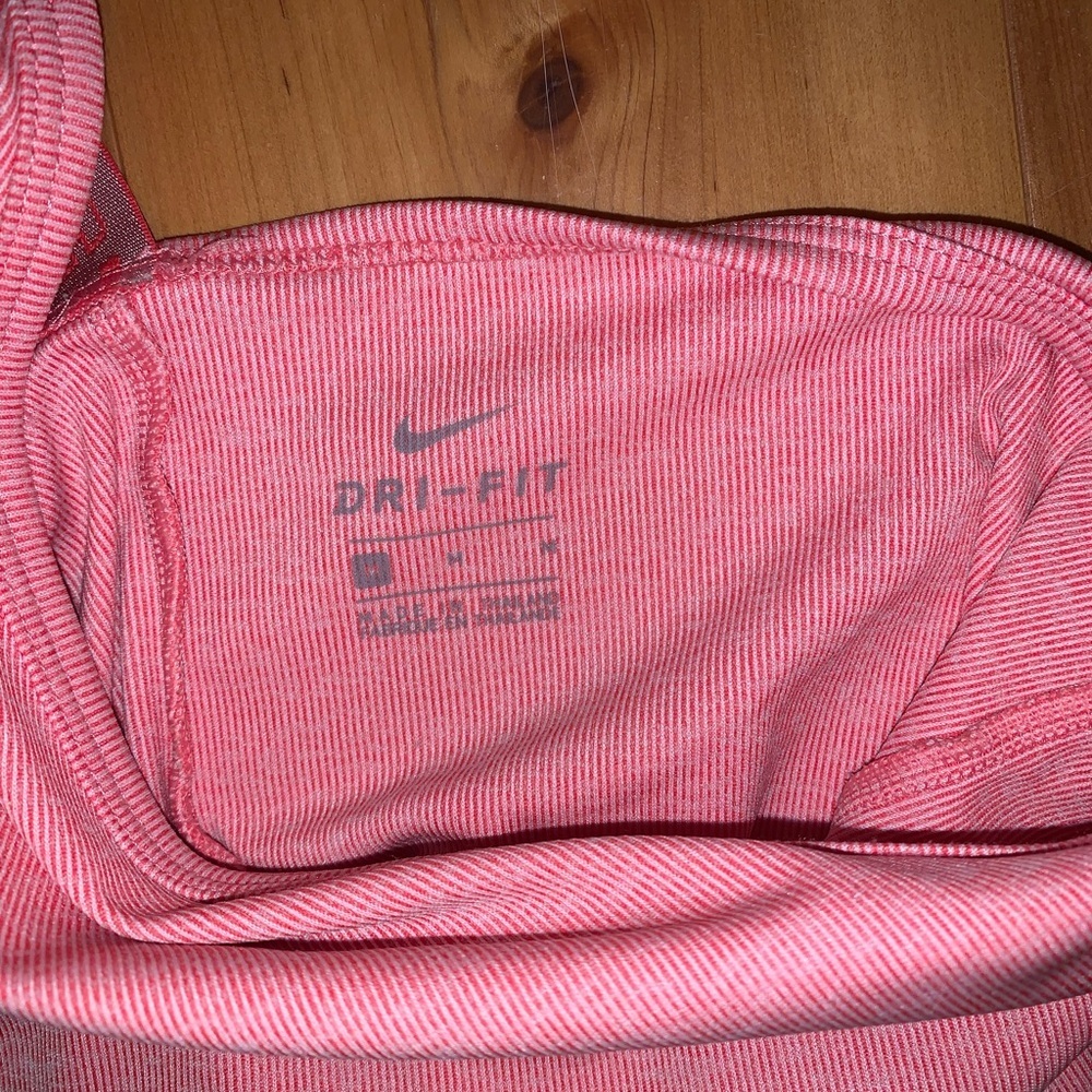 Nike Women's dri fit Tank Top - Picture 3 of 3